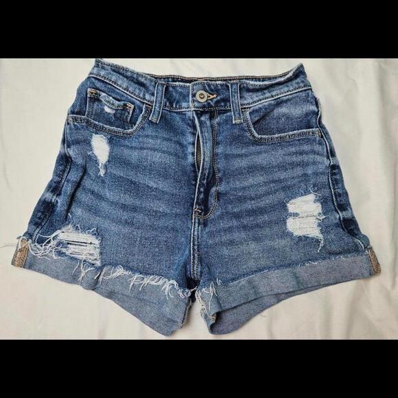 Pants - Hollister Women's Ultra High-Rise Mom Shorts 3" - Vintage Style Size 25